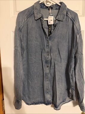 Velvet Heart Light Blue Denim Button-Down Shirt